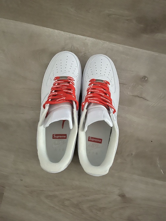 Supreme Other - Supreme x Nike White Low-Top Sneakers
